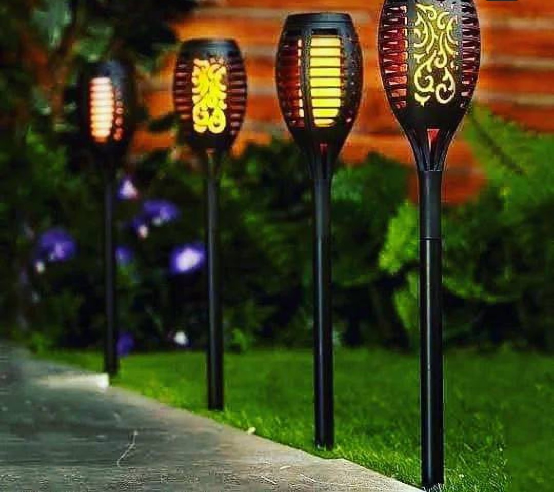 Dancing Flame Solar Garden Light